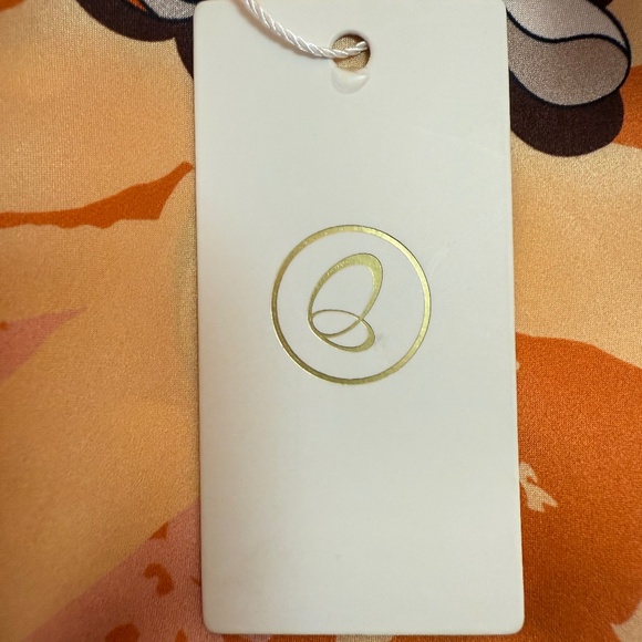 Baoshidi 100% Mulberry Silk Scarf – New with Tags & Box - Picture 8 of 13